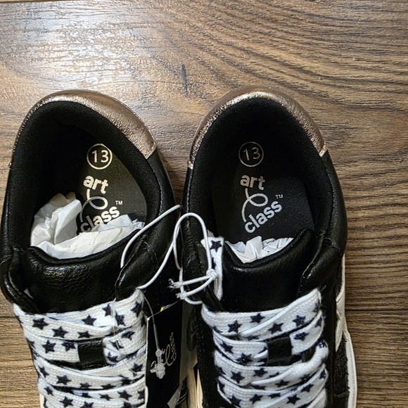 Youth Black Glitter Sneakers with Stars NWT - Picture 5 of 9